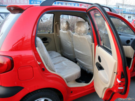 2009款乐驰内饰