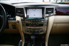 LX570内饰