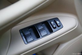 2008款雷克萨斯LX570内饰