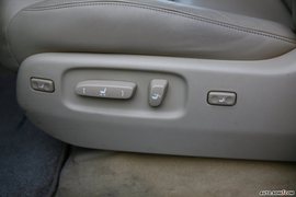 2008款雷克萨斯LX570内饰