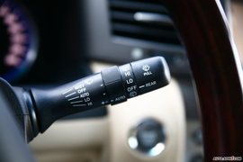 2008款雷克萨斯LX570内饰