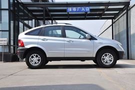 2011款双龙爱腾2.3L两驱精英版