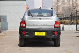 2011款双龙爱腾2.3L两驱精英版