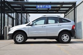 2011款双龙爱腾2.3L两驱精英版