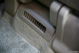 2008款雷克萨斯LX570内饰