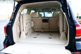 2008款雷克萨斯LX570内饰