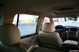 2008款雷克萨斯LX570内饰