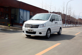 2013款郑州日产帅客1.5L