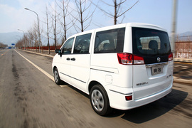 2013款郑州日产帅客1.5L