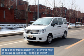 2013款郑州日产帅客1.5L