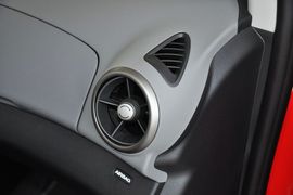 2011款雪佛兰爱唯欧两厢1.4SL自动型