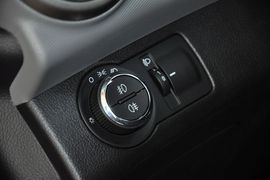 2011款雪佛兰爱唯欧两厢1.4SL自动型