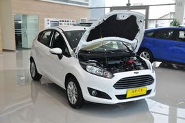 2013款福特嘉年华1.5L手动时尚型