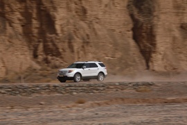 2013款福特探险者试驾