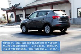 试驾江淮瑞风S5