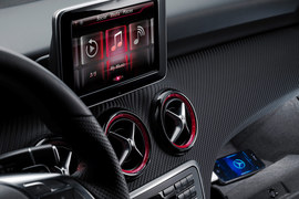 2013款全新奔驰A级海外试驾实拍