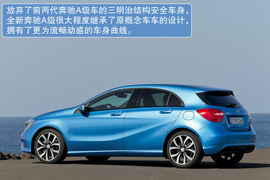 2013款全新奔驰A级海外试驾实拍