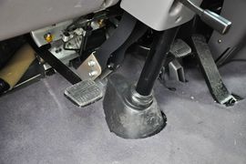 2013款日产碧莲4.5L