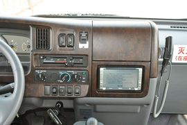 2013款日产碧莲4.5L