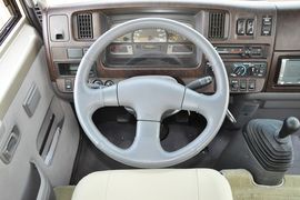 2013款日产碧莲4.5L