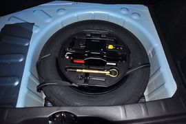 2012款雪铁龙世嘉两厢2.0L自动乐炫型
