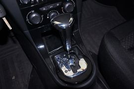 2012款雪铁龙世嘉两厢2.0L自动乐炫型