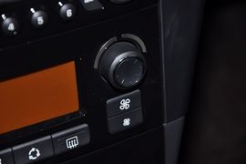 2012款雪铁龙世嘉两厢2.0L自动乐炫型