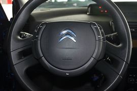2012款雪铁龙世嘉两厢2.0L自动乐炫型