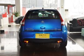 2012款雪铁龙世嘉两厢2.0L自动乐炫型