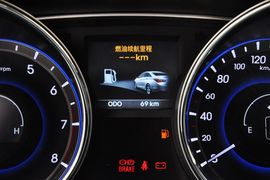 2013款现代索纳塔八2.0GLX自动豪华版