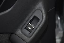 2012款大众高尔夫1.6L手动时尚型