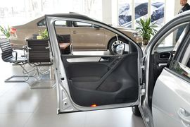 2012款大众高尔夫1.6L手动时尚型