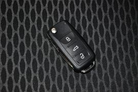 2012款大众高尔夫1.6L手动时尚型