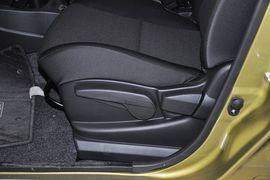2013款日产骊威劲锐版1.6L
