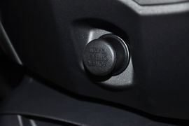 2013款日产骊威劲锐版1.6L