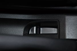 2013款日产骊威劲锐版1.6L