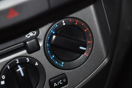 2013款日产骊威劲锐版1.6L