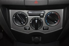 2013款日产骊威劲锐版1.6L
