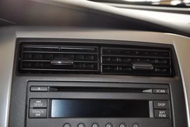 2013款日产骊威劲锐版1.6L