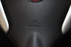 2013款日产骊威劲锐版1.6L