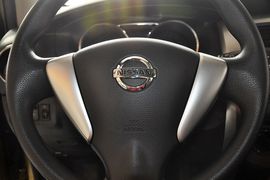 2013款日产骊威劲锐版1.6L