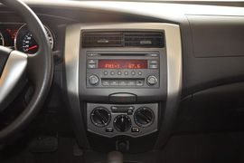 2013款日产骊威劲锐版1.6L