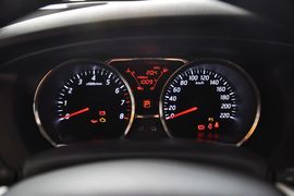2013款日产骊威劲锐版1.6L