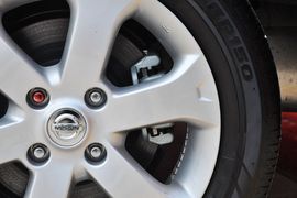 2013款日产骊威劲锐版1.6L