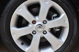 2013款日产骊威劲锐版1.6L