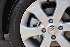 2013款日产骊威劲锐版1.6L