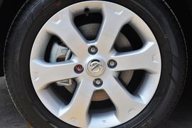 2013款日产骊威劲锐版1.6L
