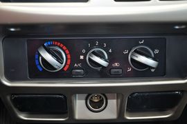 2011款日产帕拉丁2.4L手动四驱标准型