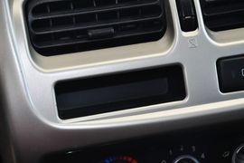 2011款日产帕拉丁2.4L手动四驱标准型