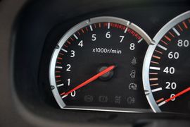 2011款日产帕拉丁2.4L手动四驱标准型